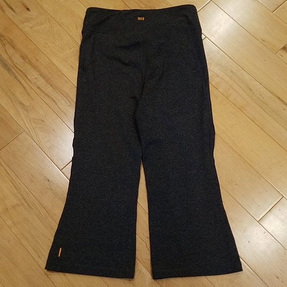 NWOT Lucy Capris - Picture 5 of 7